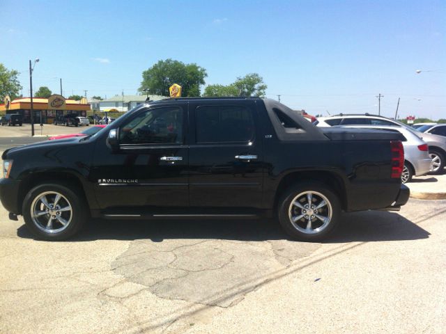 2008 Chevrolet Avalanche Unknown