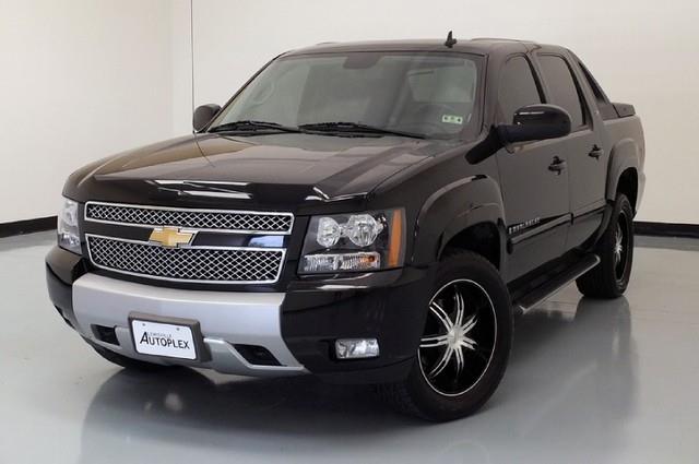 2009 Chevrolet Avalanche ST Truck Short Crew Cab