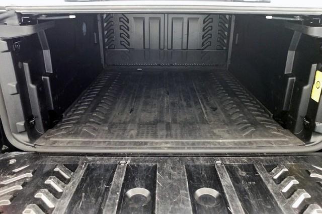 2009 Chevrolet Avalanche ST Truck Short Crew Cab