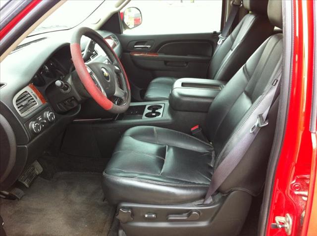 2011 Chevrolet Avalanche 4dr Sdn 3.0L Luxury 4matic AWD