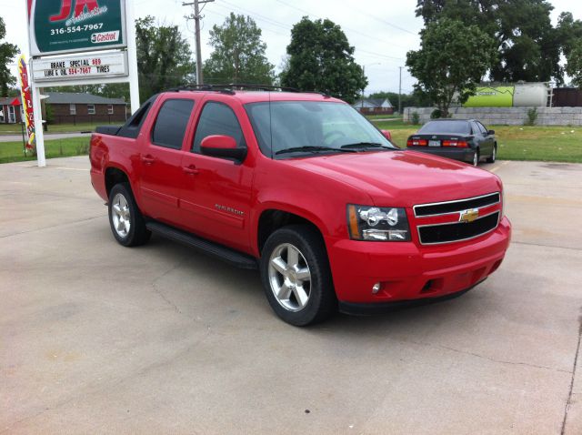 2011 Chevrolet Avalanche 4dr Sdn I4 CVT 2.5