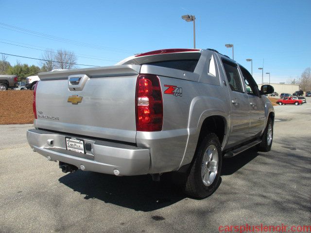 2013 Chevrolet Avalanche 4dr Sdn I4 CVT 2.5
