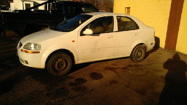 2004 Chevrolet Aveo Base