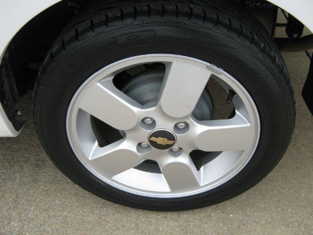 2008 Chevrolet Aveo Signature. Cypress Edition