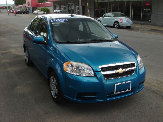 2009 Chevrolet Aveo Blk Ext With Silver Trin