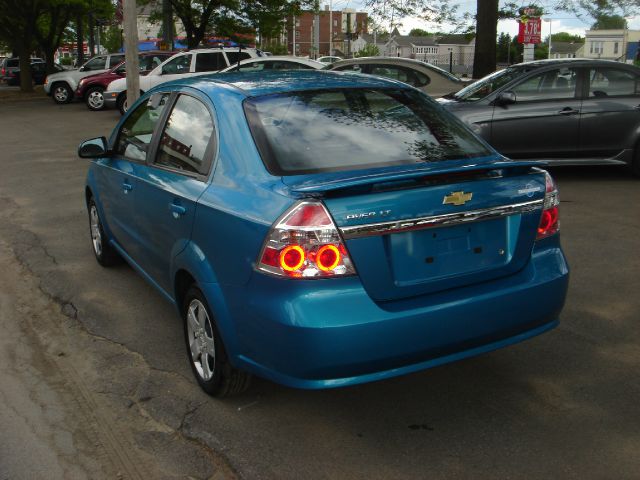 2009 Chevrolet Aveo Blk Ext With Silver Trin