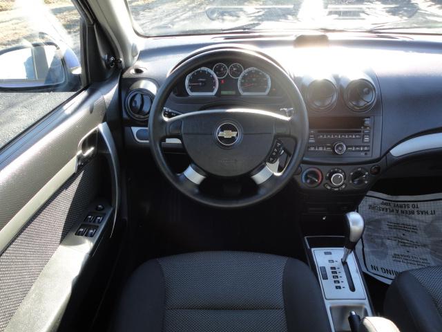 2009 Chevrolet Aveo 4dr Sdn I4 CVT 2.5