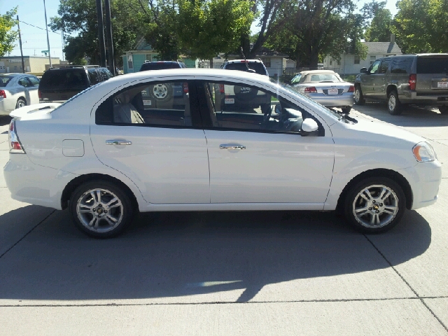 2009 Chevrolet Aveo 2003 Mazda LX