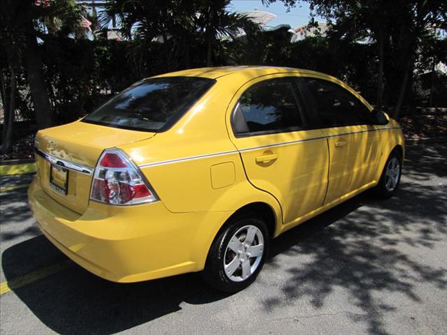 2009 Chevrolet Aveo 4dr Sdn I4 CVT 2.5