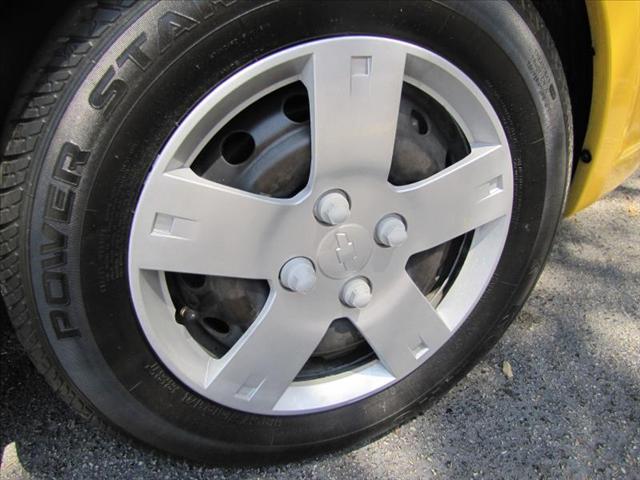 2009 Chevrolet Aveo 4dr Sdn I4 CVT 2.5