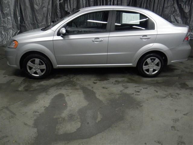 2011 Chevrolet Aveo 2dr Cpe Touring Auto