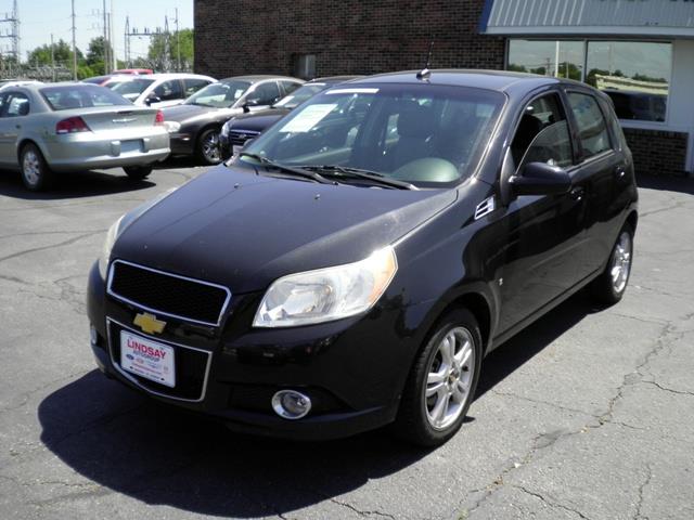 2009 Chevrolet Aveo5 4dr Sdn 3.0L Luxury 4matic AWD