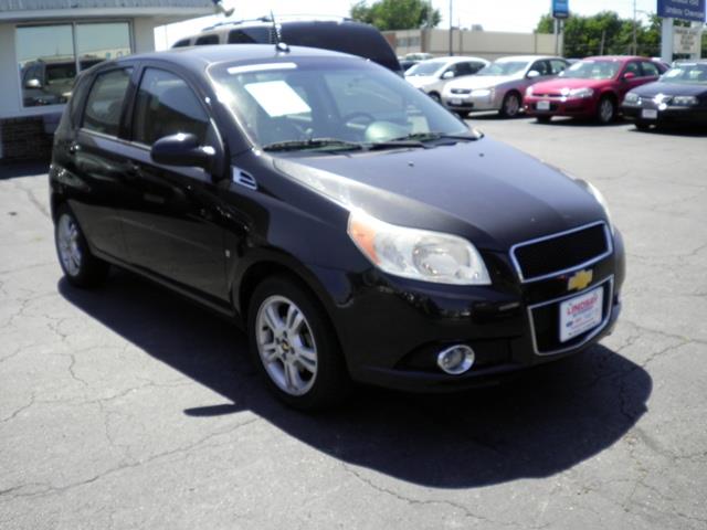 2009 Chevrolet Aveo5 4dr Sdn 3.0L Luxury 4matic AWD
