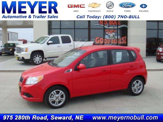 2011 Chevrolet Aveo5 4dr Sdn I4 CVT 2.5