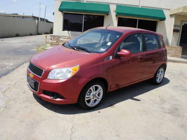 2011 Chevrolet Aveo5 4dr Sdn I4 CVT 2.5