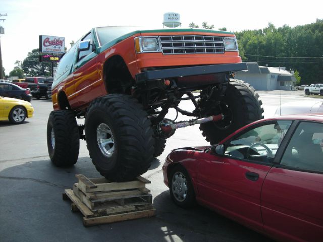 1984 Chevrolet Blazer Ram 3500 Diesel 2-WD