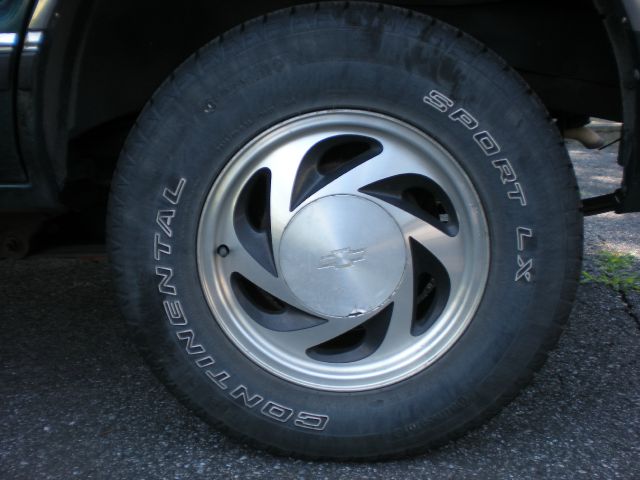 1997 Chevrolet Blazer 4dr Sdn I4 CVT 2.5