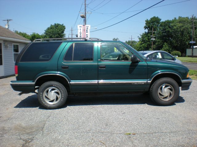 1997 Chevrolet Blazer 4dr Sdn I4 CVT 2.5