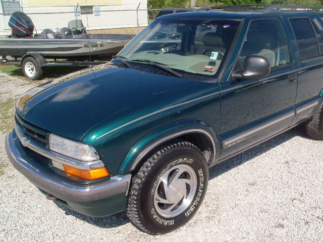 1998 Chevrolet Blazer 4dr Sdn 3.0L Luxury 4matic AWD