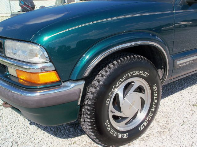 1998 Chevrolet Blazer 4dr Sdn 3.0L Luxury 4matic AWD