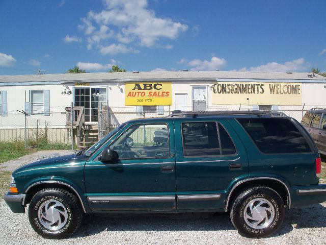 1998 Chevrolet Blazer 4dr Sdn 3.0L Luxury 4matic AWD