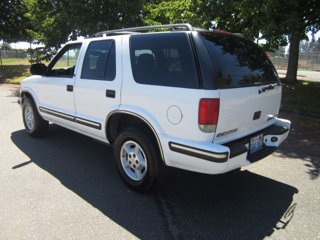 1999 Chevrolet Blazer Camry LE