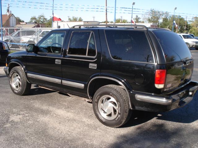 1999 Chevrolet Blazer XLT 2WD