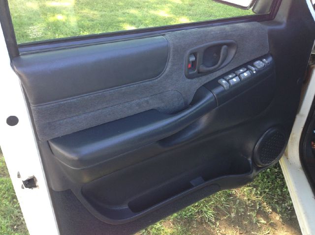 1999 Chevrolet Blazer Camry LE