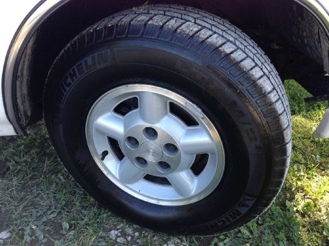 1999 Chevrolet Blazer Camry LE