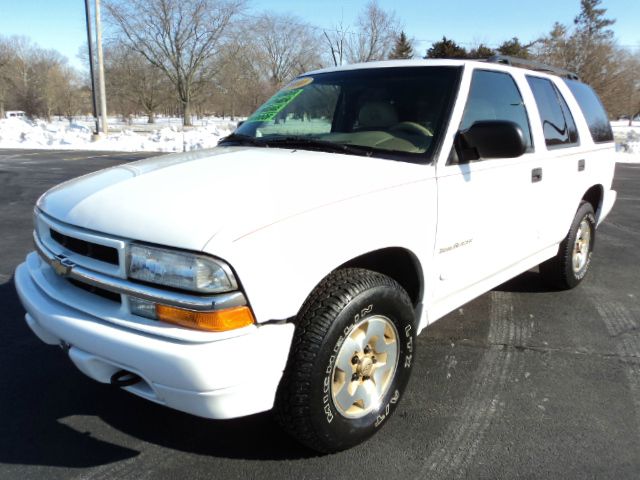 2000 Chevrolet Blazer Luxury 4WD W/ RES