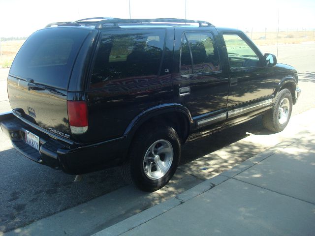 2000 Chevrolet Blazer Laramie Heavy DUTY Dually