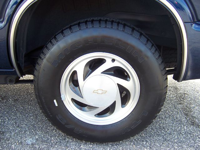 2000 Chevrolet Blazer Camry LE