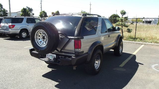 2000 Chevrolet Blazer Laramie Heavy DUTY Dually