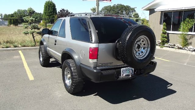 2000 Chevrolet Blazer Laramie Heavy DUTY Dually