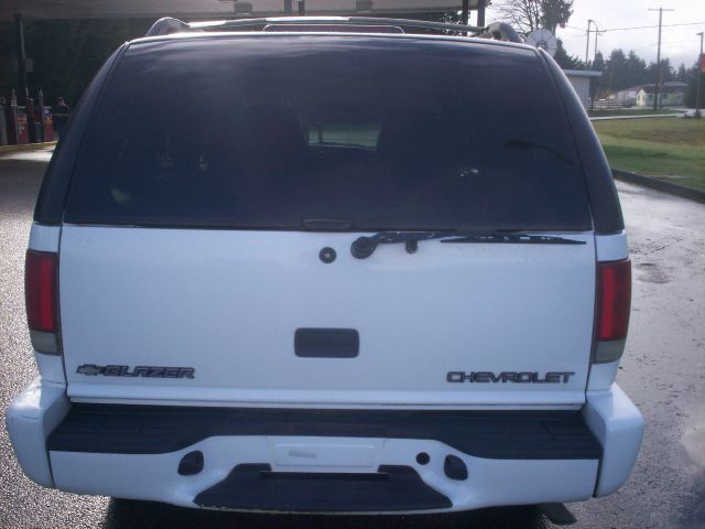 2000 Chevrolet Blazer Camry LE