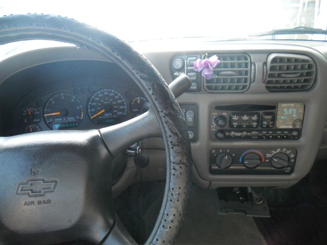 2000 Chevrolet Blazer Camry LE