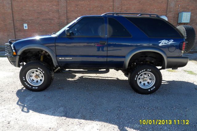 2000 Chevrolet Blazer Laramie Heavy DUTY Dually