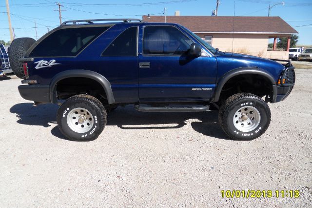 2000 Chevrolet Blazer Laramie Heavy DUTY Dually