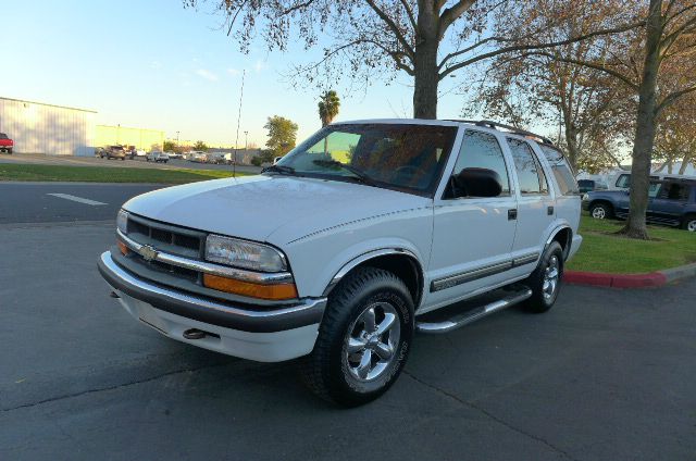 2000 Chevrolet Blazer Camry LE