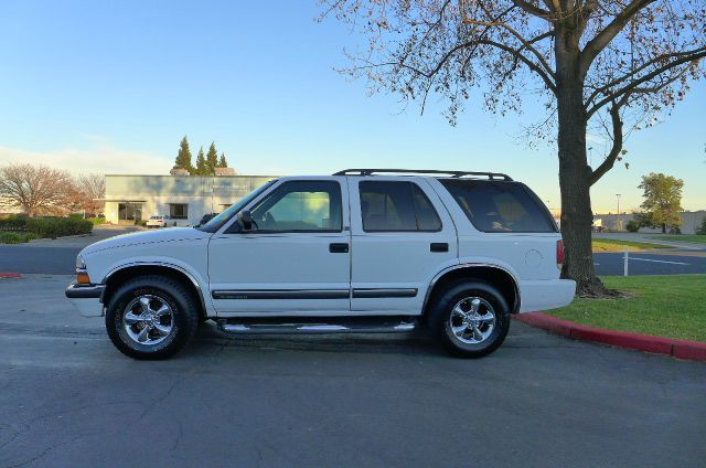 2000 Chevrolet Blazer Camry LE