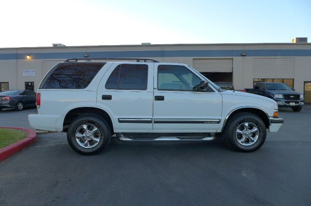2000 Chevrolet Blazer Camry LE