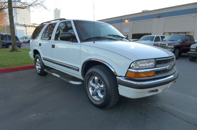 2000 Chevrolet Blazer Camry LE