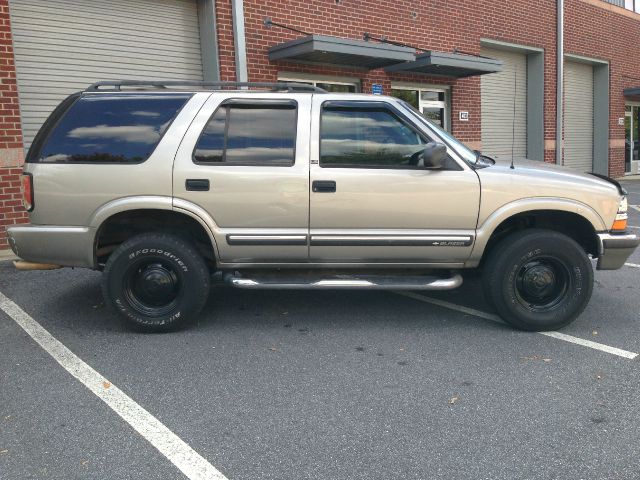 2000 Chevrolet Blazer Camry LE