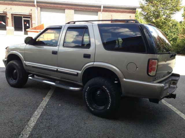 2000 Chevrolet Blazer Camry LE