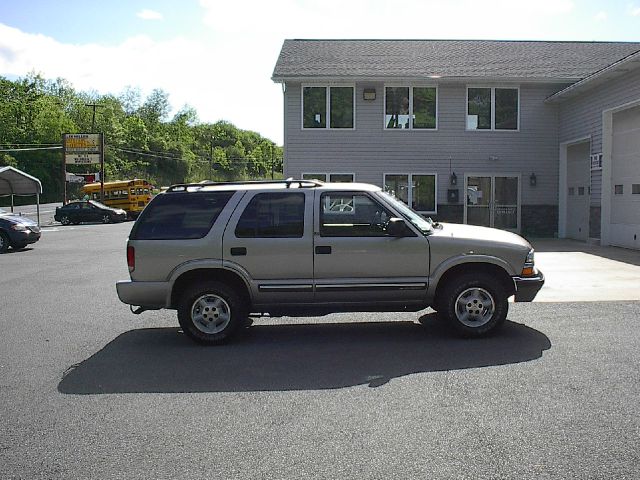 2000 Chevrolet Blazer Camry LE