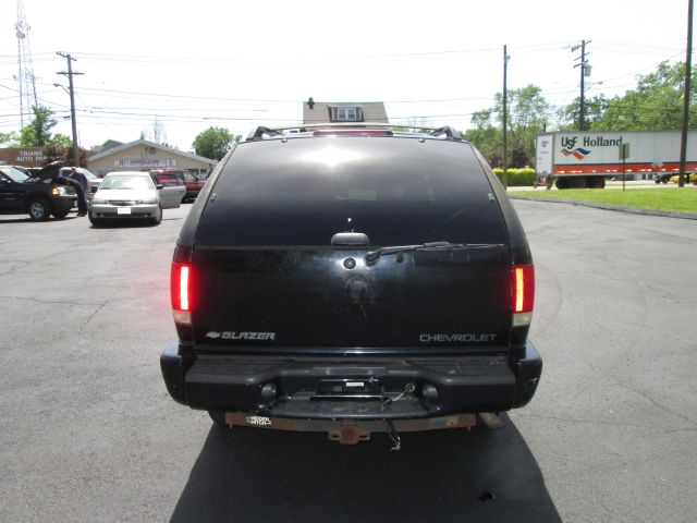 2000 Chevrolet Blazer 2WD QUAD CAB 140.5 ST