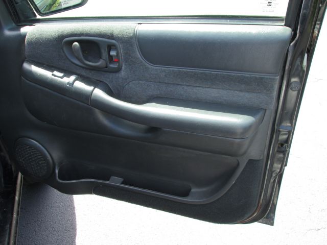 2000 Chevrolet Blazer 2WD QUAD CAB 140.5 ST