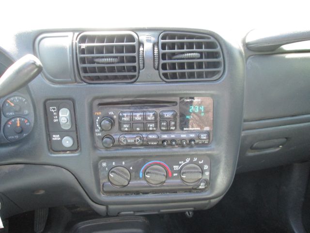 2000 Chevrolet Blazer 2WD QUAD CAB 140.5 ST