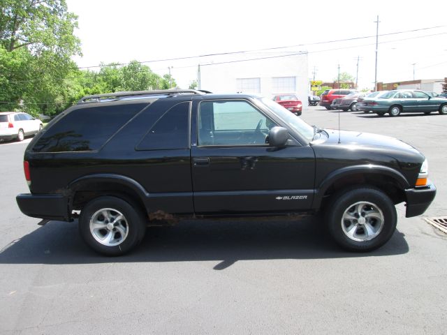 2000 Chevrolet Blazer 2WD QUAD CAB 140.5 ST