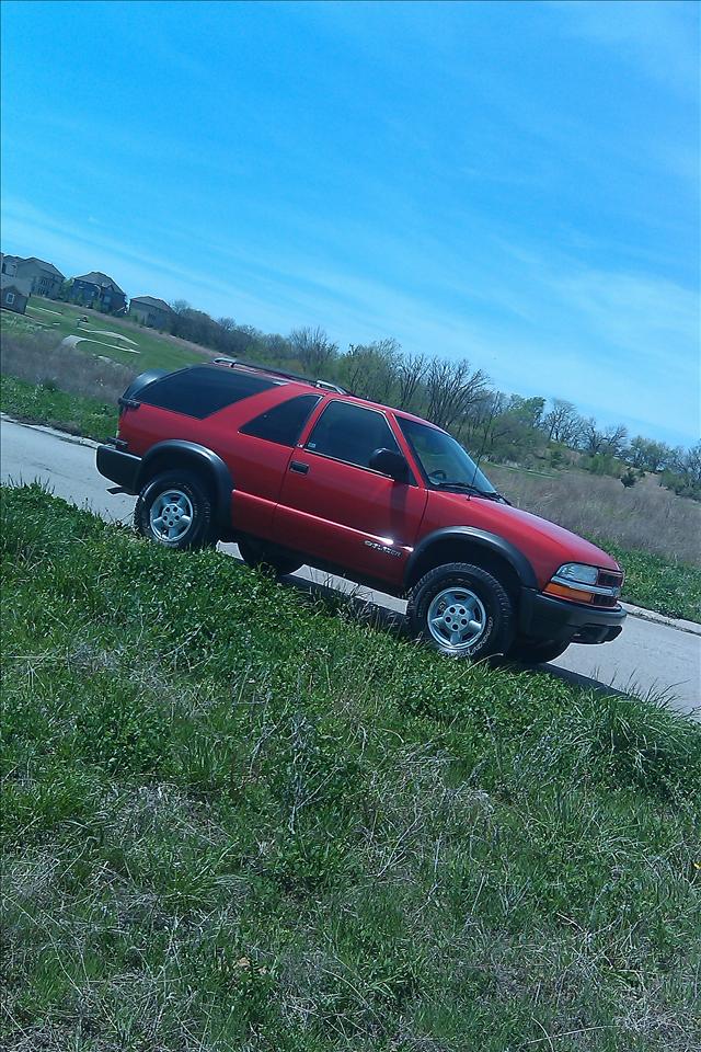 2000 Chevrolet Blazer 4dr Sdn SL Auto Sedan